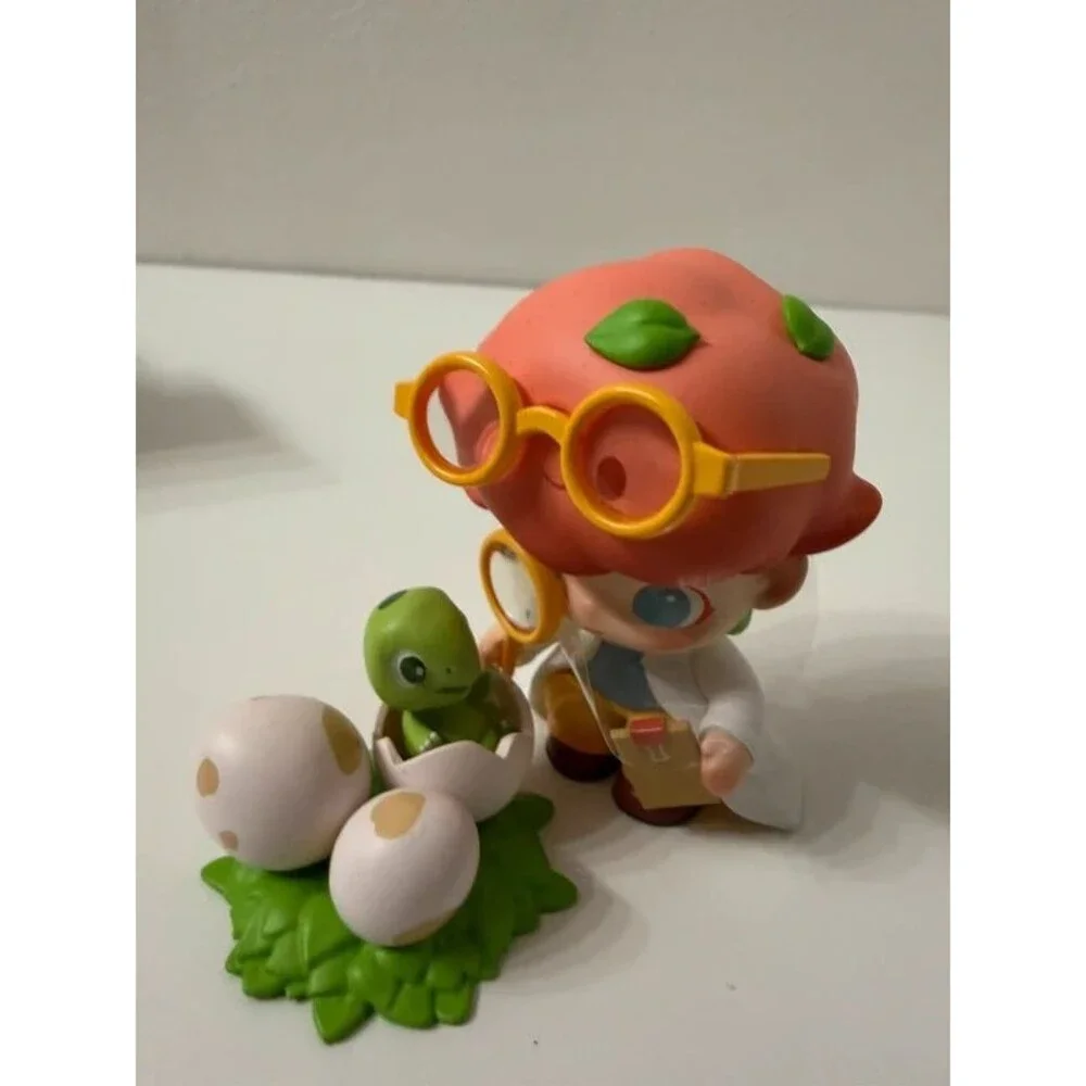 Popmart Dimoo Jurassic World Dinosaur Egg Researcher Figure